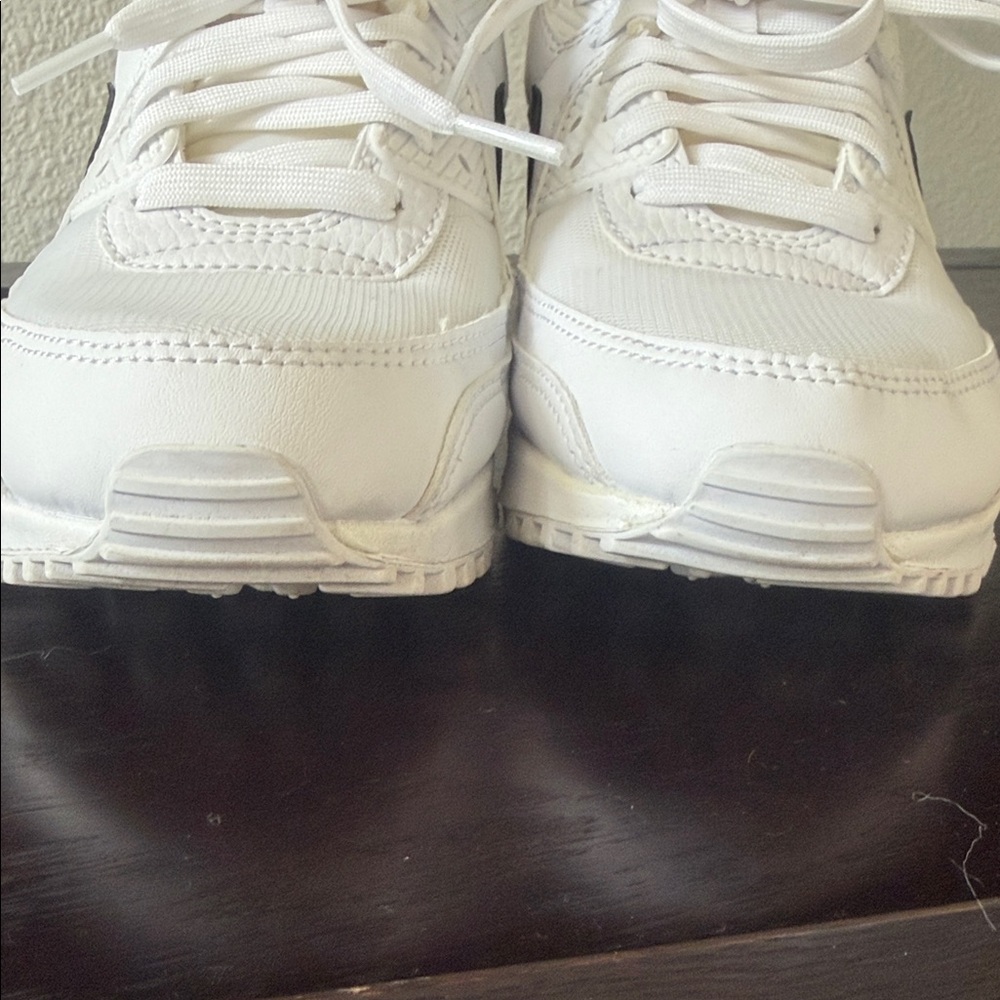Nike Air Max Women's White with Black Swoosh Athletic Shoes - Picture 3 of 9